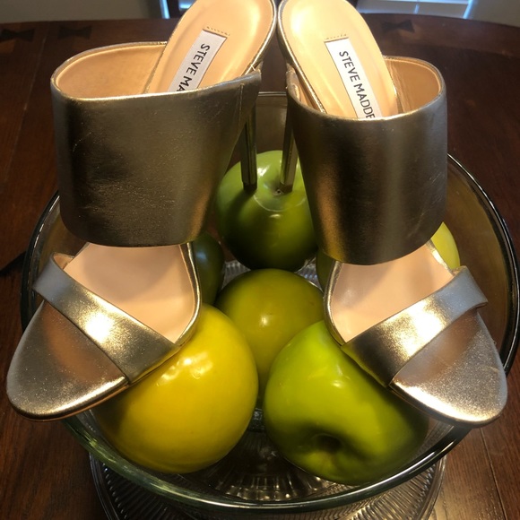 Steve Madden Shoes - NWT Steve Madden Mallory Metallic Steve Madden Shoes - NWT Steve Madden Mallory Metallic
